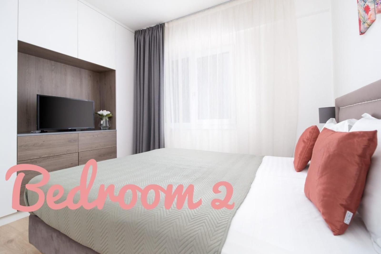 Charlotte Piata Unirii - Free Private Parking 2Bedrooms Apartment Oradea Eksteriør bilde
